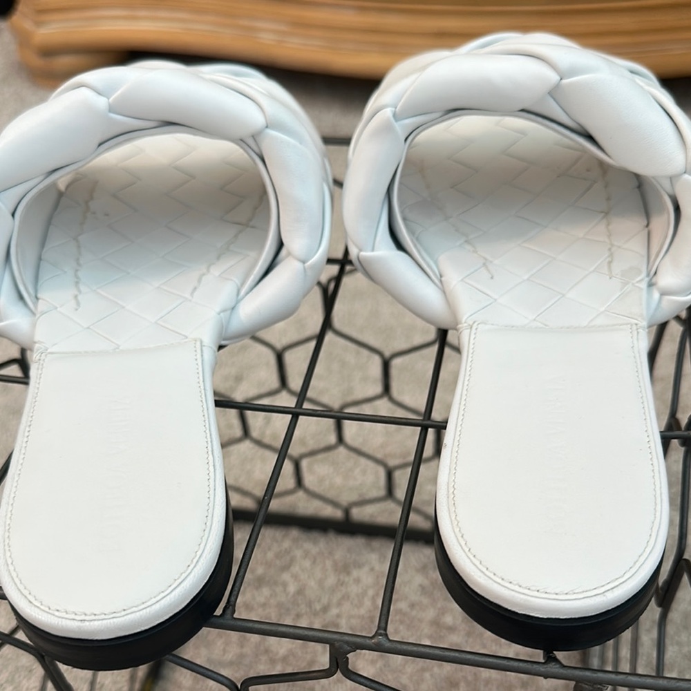 Bottega Veneta White Woven Sandals - Picture 5 of 5